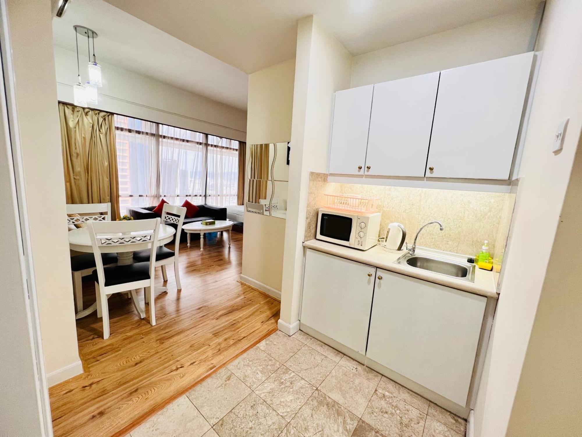 Sm Service At Times Square Apartment