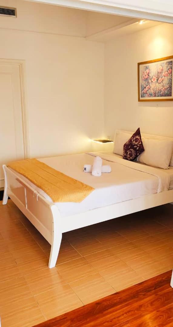 Sm Service At Times Square Apartment *